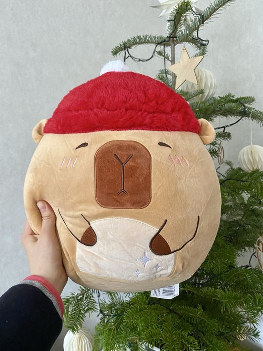 Miś pluszak zabawka kapibara poduszka zimowa świąteczna
