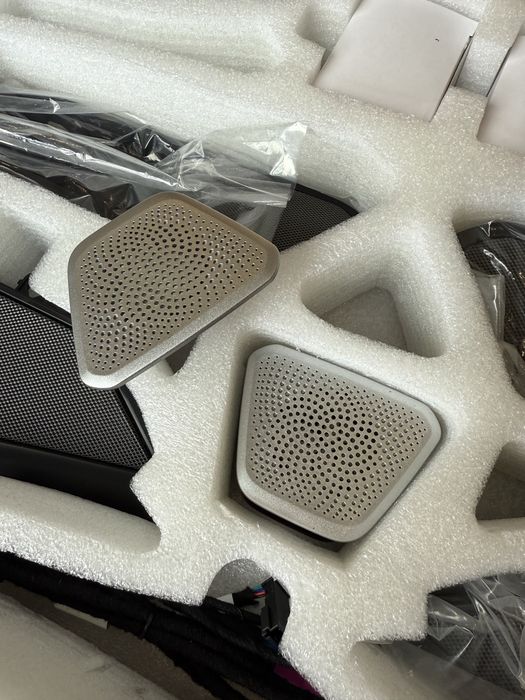 Накладки на колонки Harman kardon для BMW X5 G05