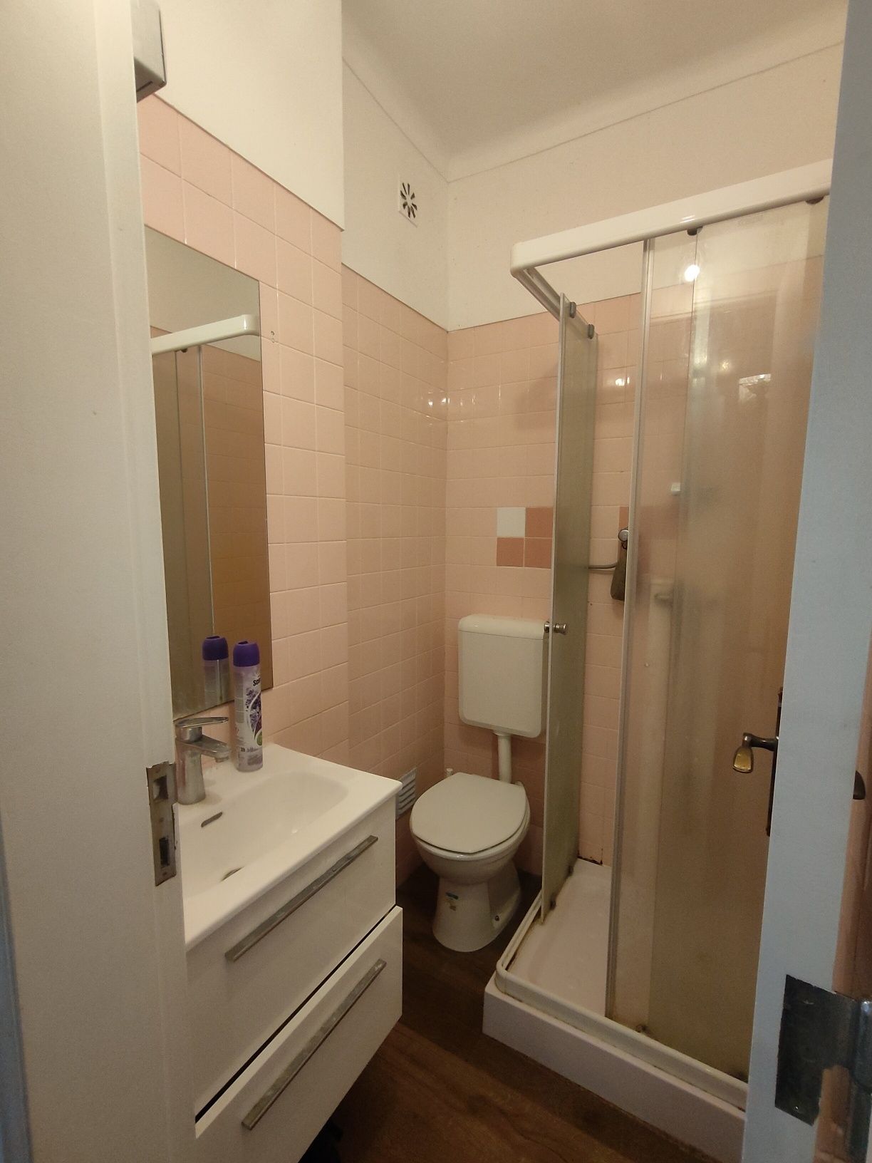 Quarto para solteiro ou casal no Montalvão