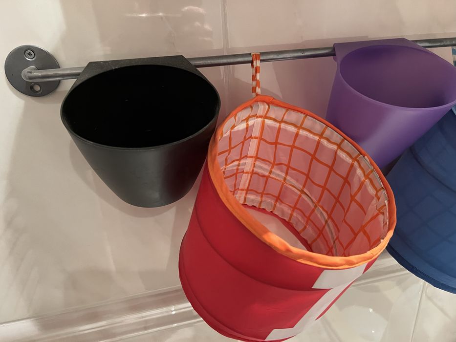 Varão metal com acessorios de criança