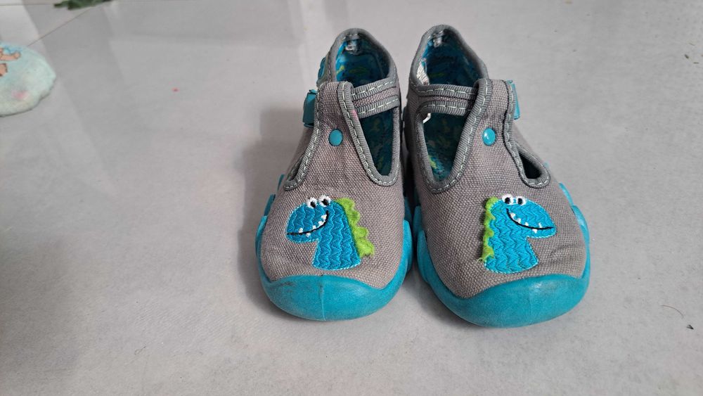 Kapcie befado rozmiar 22 chłopięce z dinozaurem