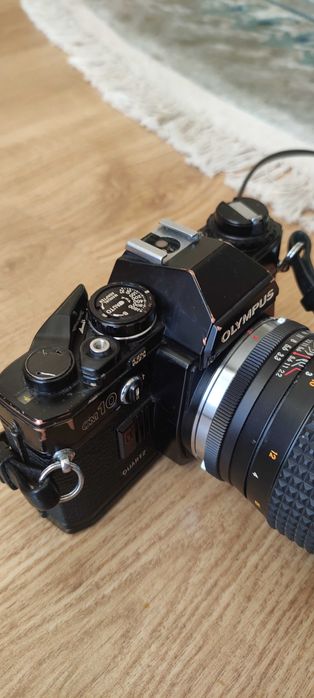 Sprzedam aparat lustrzanka analogowa OLYMPUS om10 + obiektyw f 200mm.