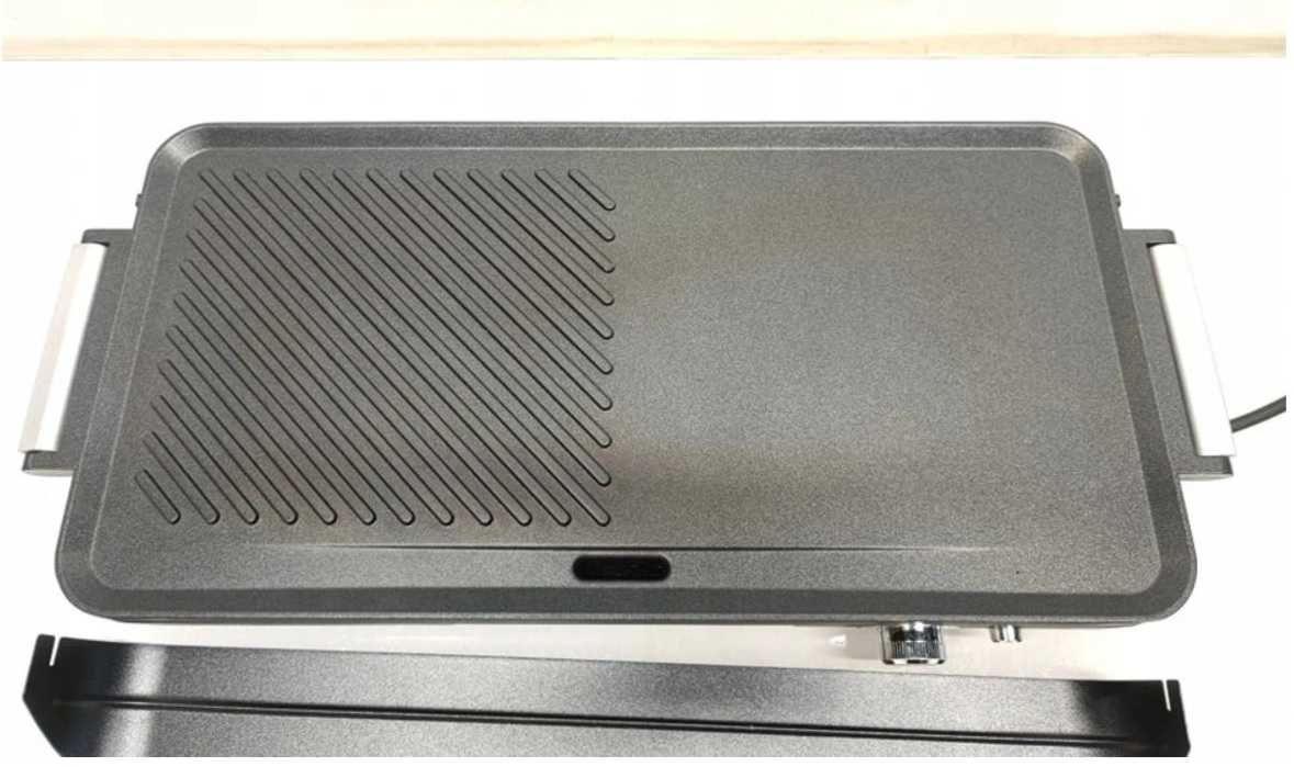 Tradycyjny grill elektryczny Klarstein Charleroi Turbo czarny 2000 W