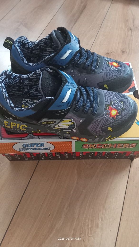 Buty dziecięce Skechers rozm. 35