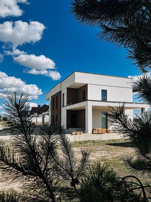 Продається готовий котедж у Кожичах