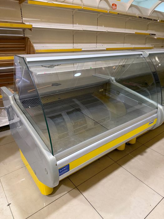 Терміново!! Холодильна вітрина mawi (1.3) , можливий торг