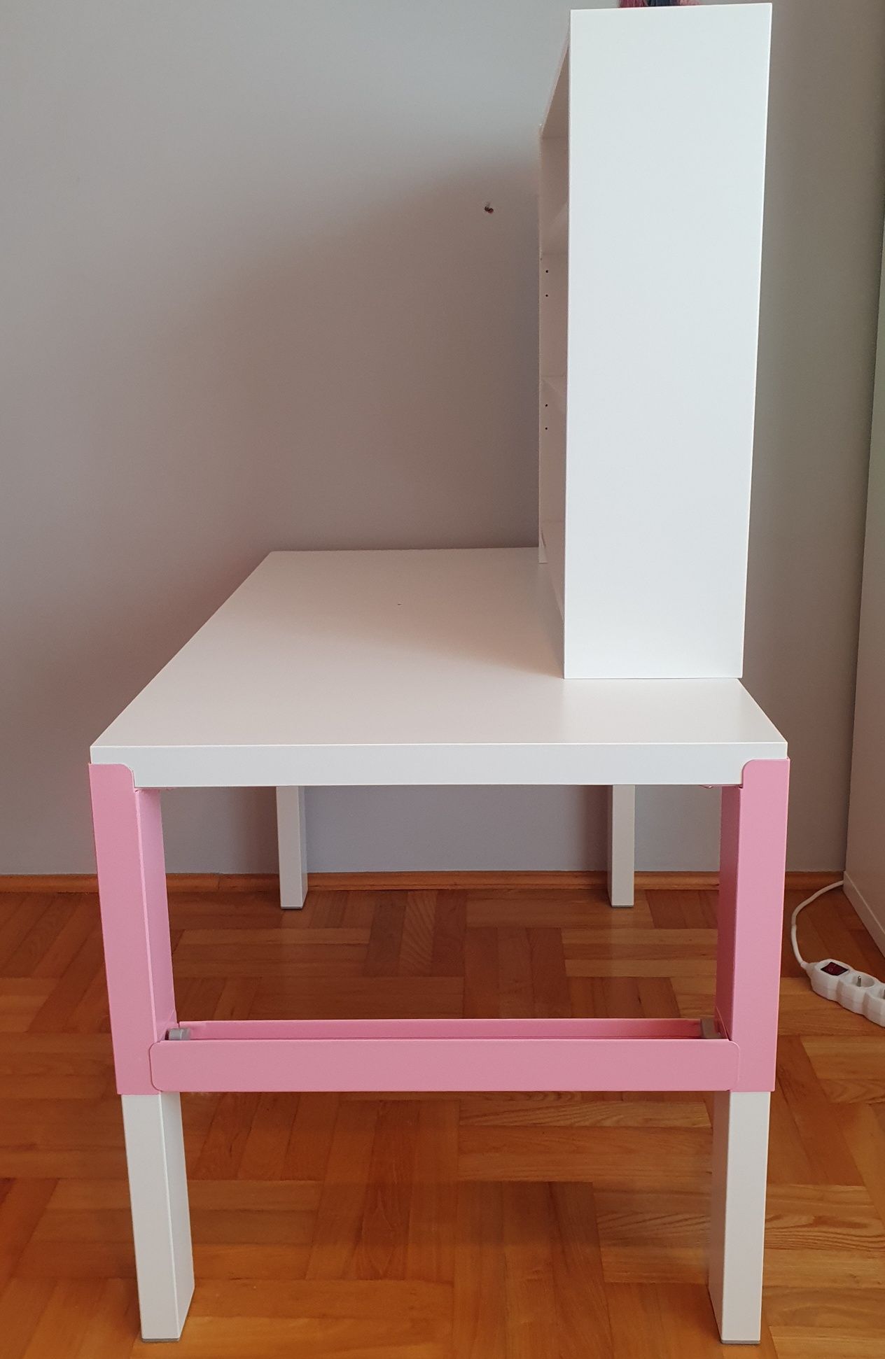 Białe biurko dziecięce / rosnące  Ikea Pahl + nadstawka