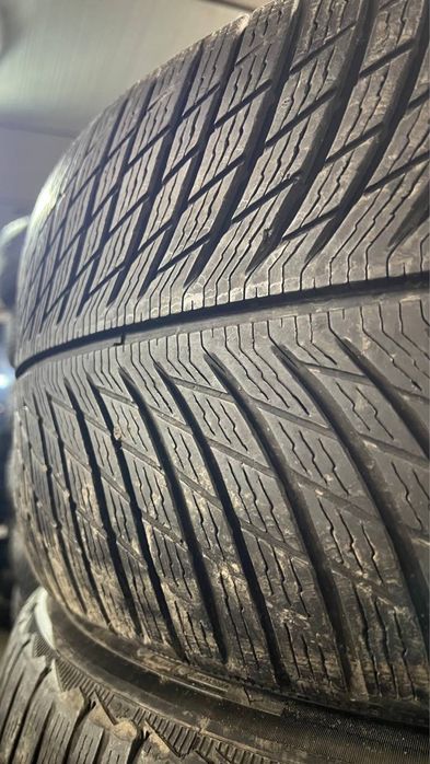 Пару зимової гуми 275/50/20 Michelin