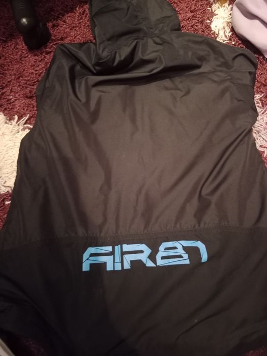 Kurtka Nike rozmiar 152 158
