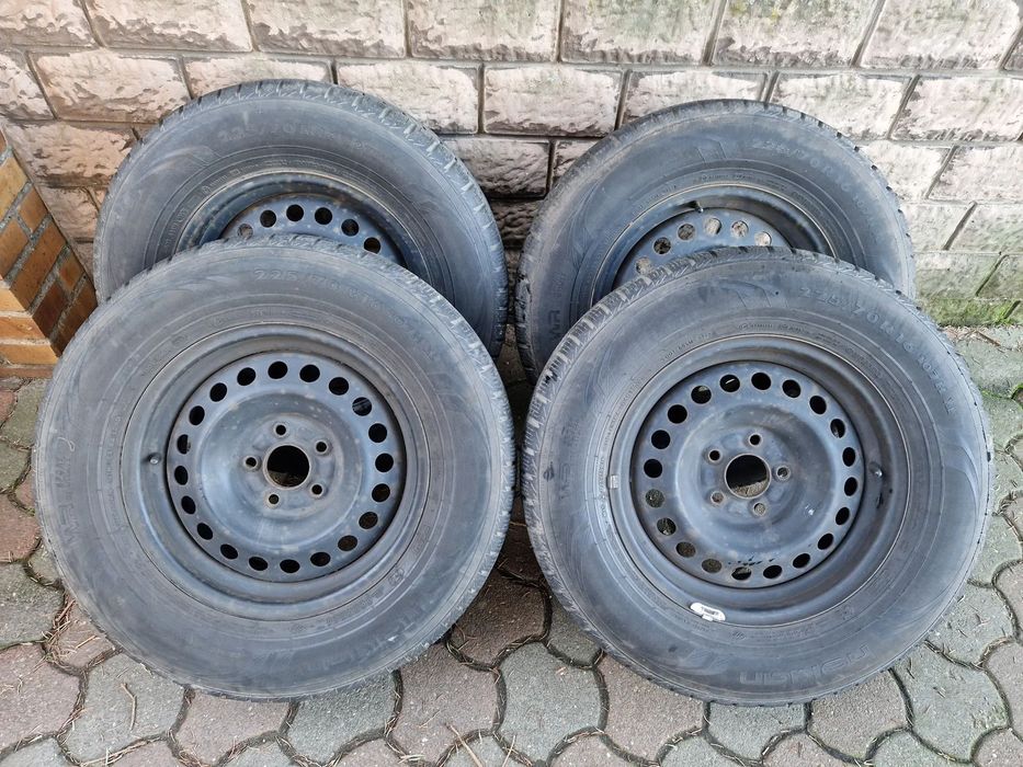 Koła Felgi 16 cali Citroen Hyundai Kia / 5x114.3 ET 31 6.5Jx16H2 / Opony Nokian 225/70 R16