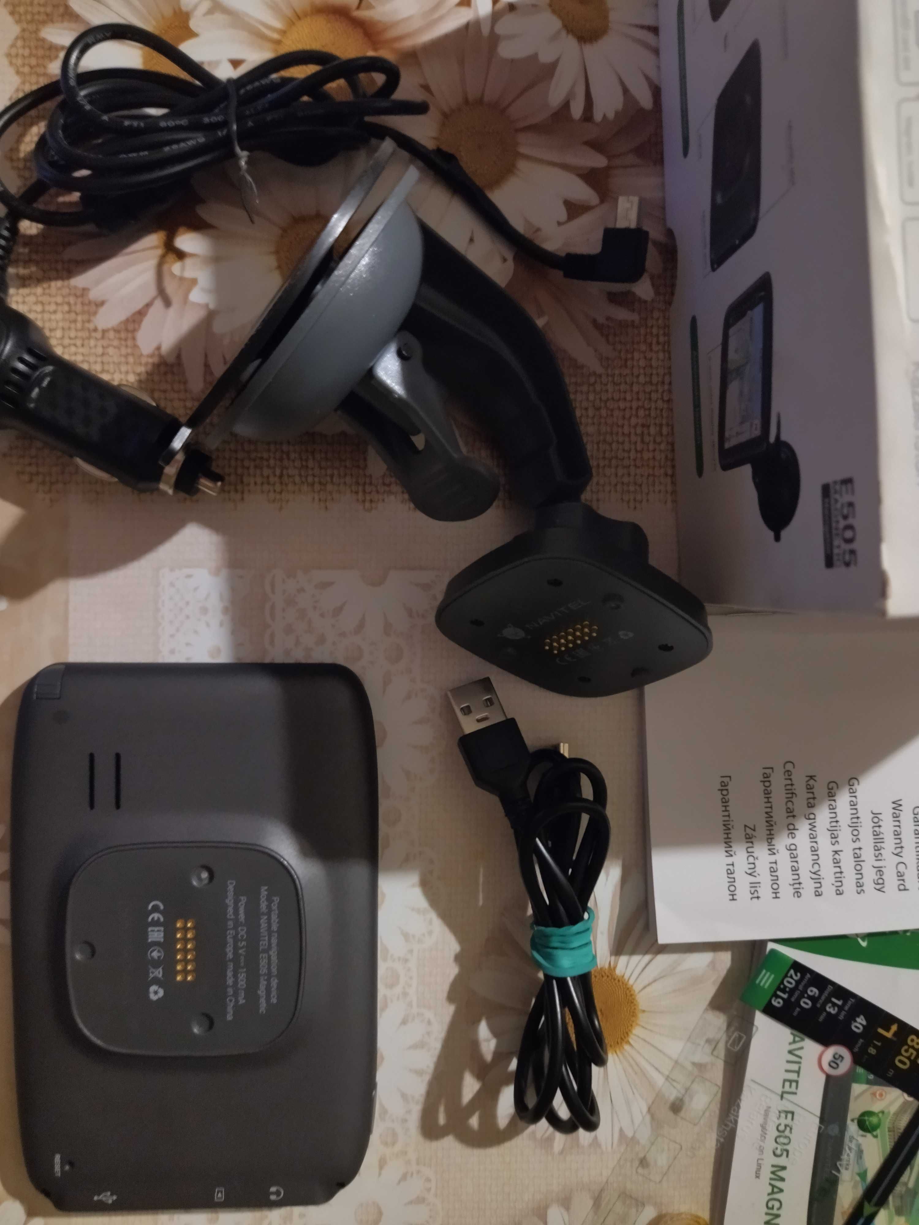 Продам  GPS навигатор Navitel E505 Magnetiс