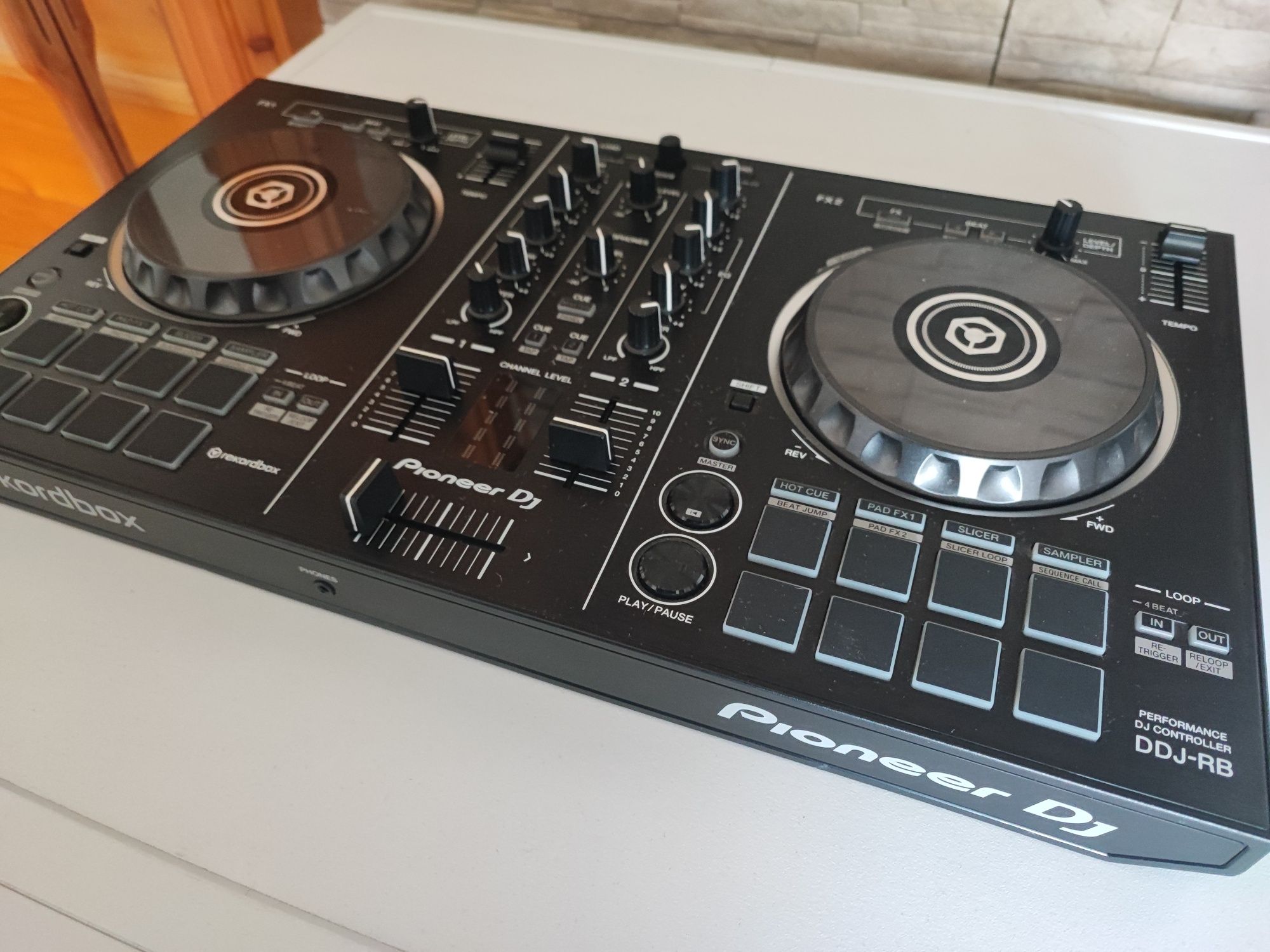 Pioneer DJ DDJ-RB + rekordbox