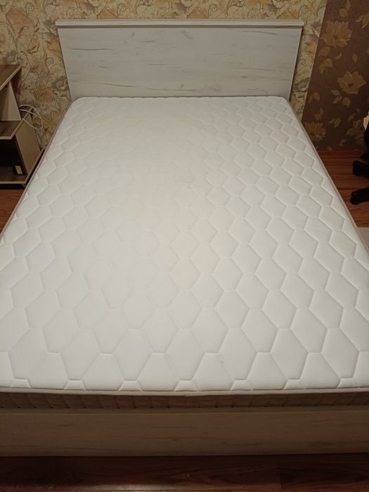 Продам ліжко 140*200 читайте опис!