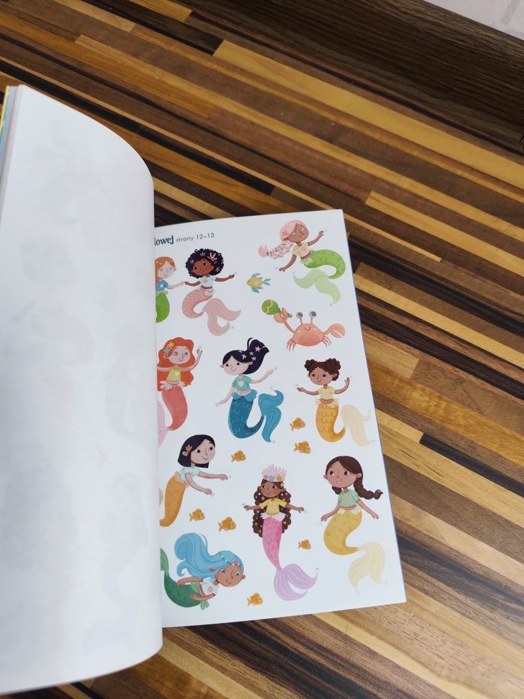 Unikat Usborne Lubię naklejać. Syrenki  Książka z naklejkami