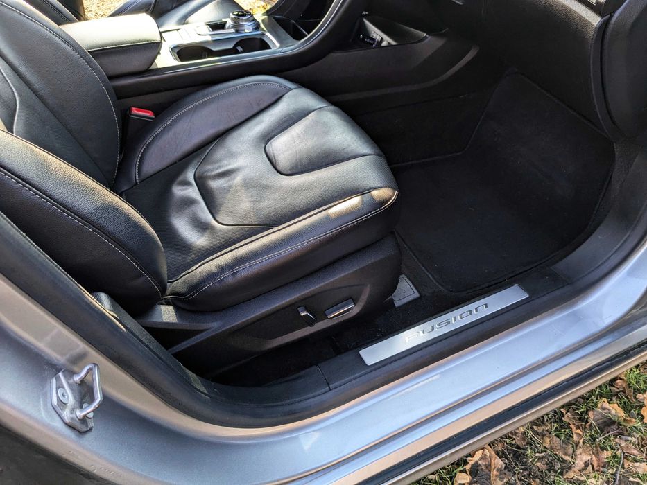 Ford Fusion Titanium 2020 plug-in hybrid