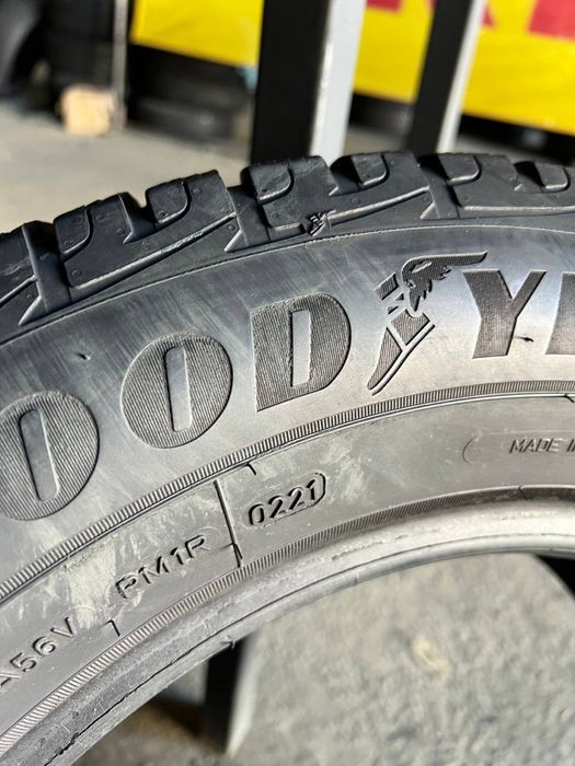 Шини 215/65 r16 98T Goodyear Ultragrip Performance 2021рік (1314)