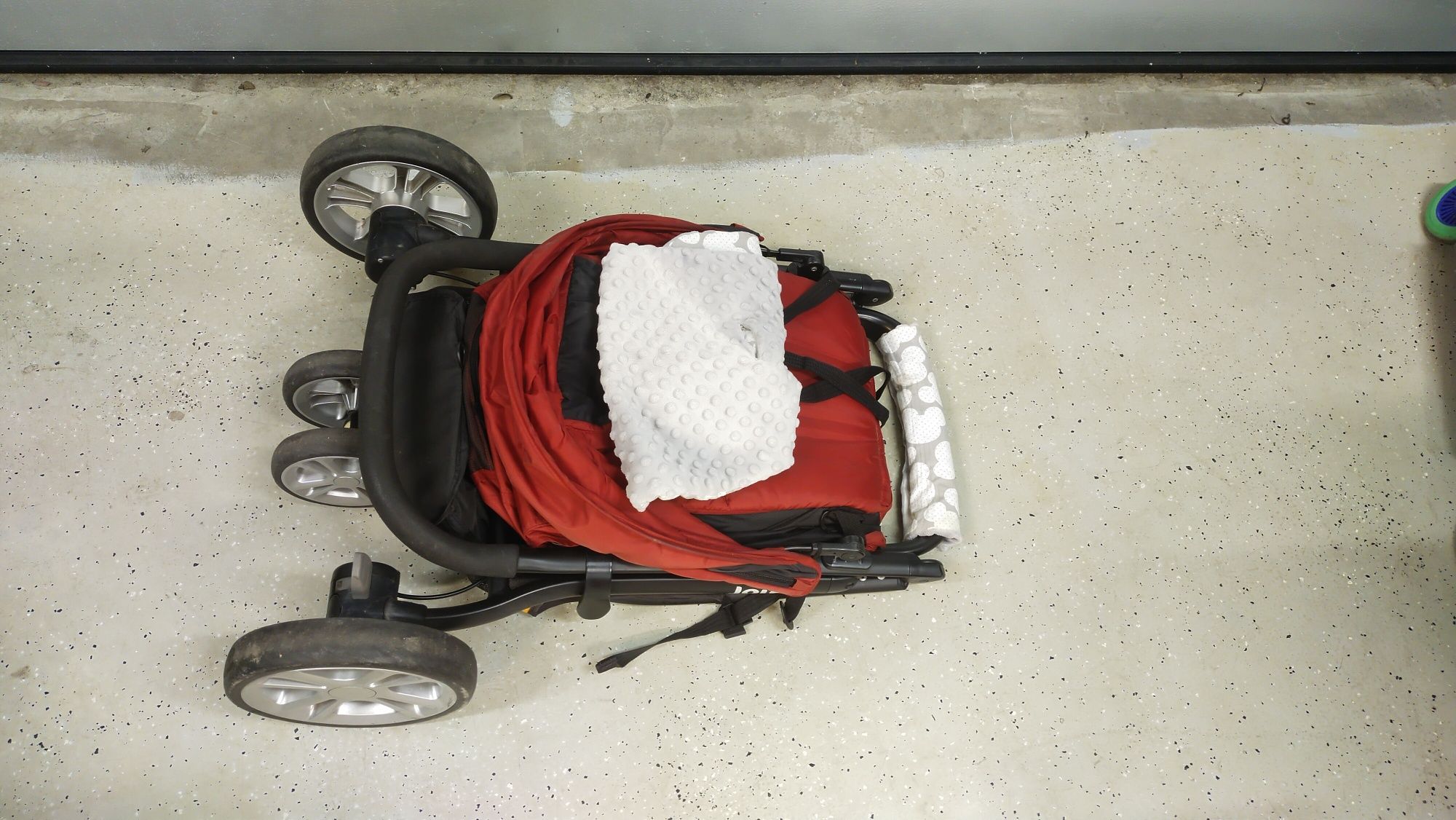 Wózek spacerówka Joie trzykołowy