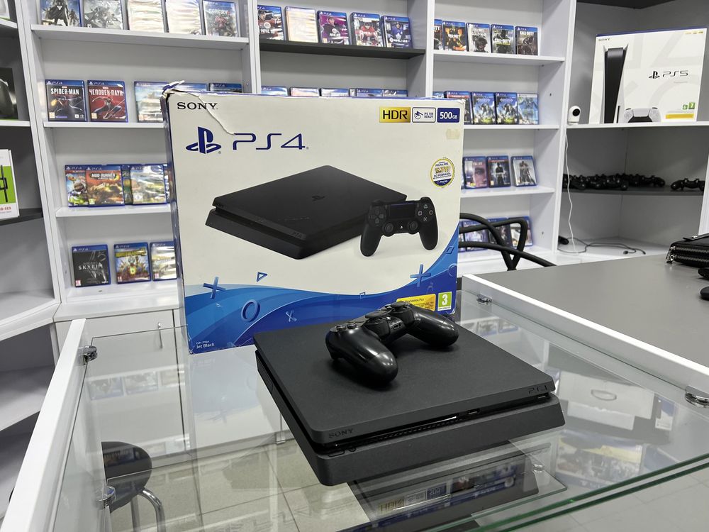 Sony PlayStation 4 Slim у відмінному стані