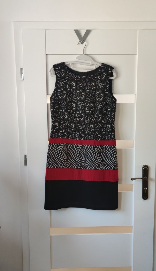 Sukienka bez rękawów L/40/12 czarna retro elegancka taliowana Bialcon
