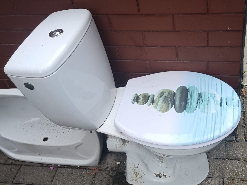 kompakt WC z deską, toaleta