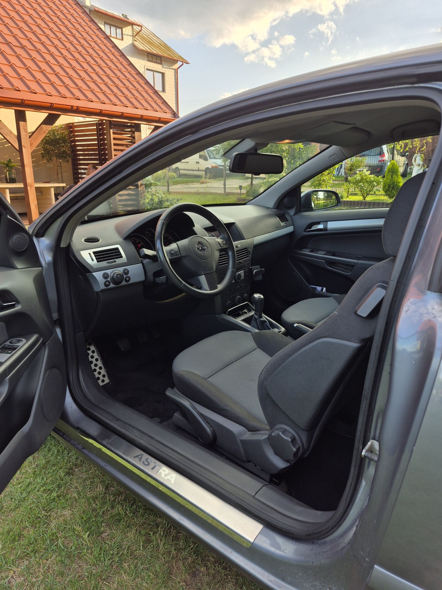 Opel Astra H GTC 1.8 125km