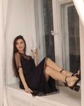 Чорна легка коктейльна сукня