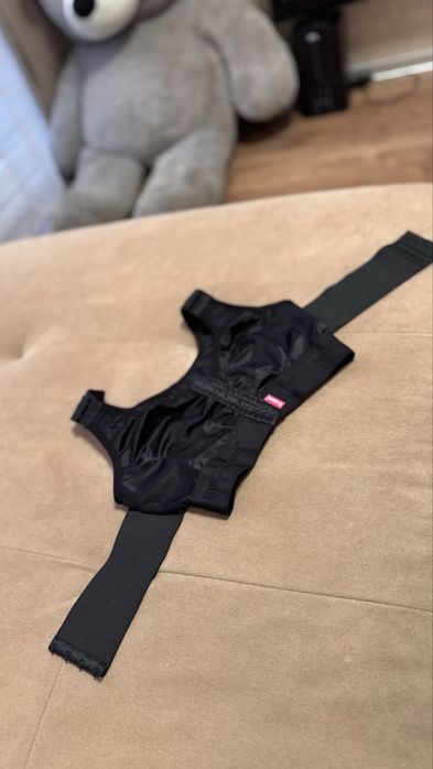 Компресійний бюстгальтер