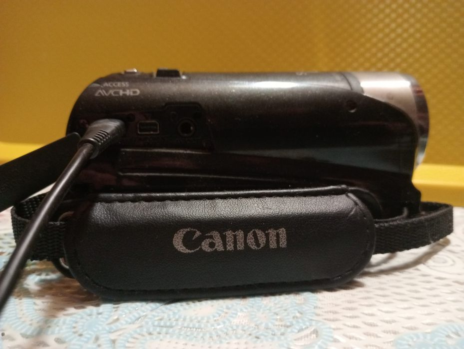 Canon legria HFR28