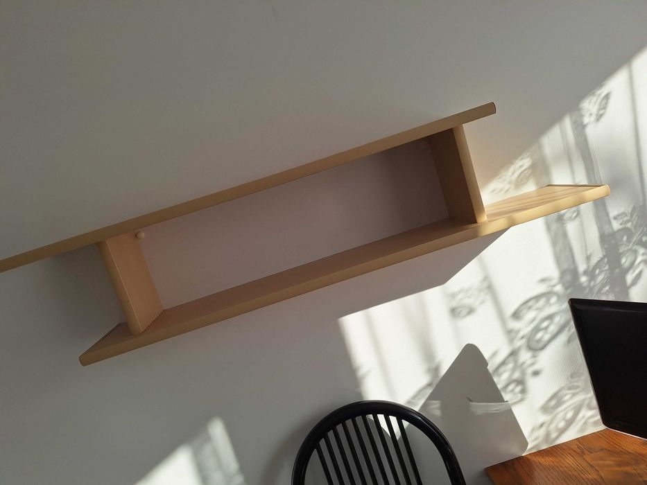 Likwidator sprzeda półki na książki