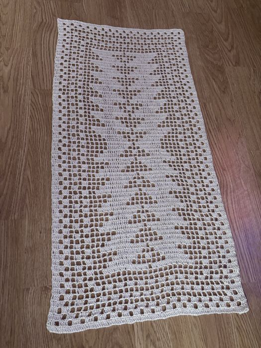 Serwetka świateczna robiona na szydełku