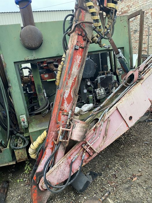 Кран-маніпулятор для лісу