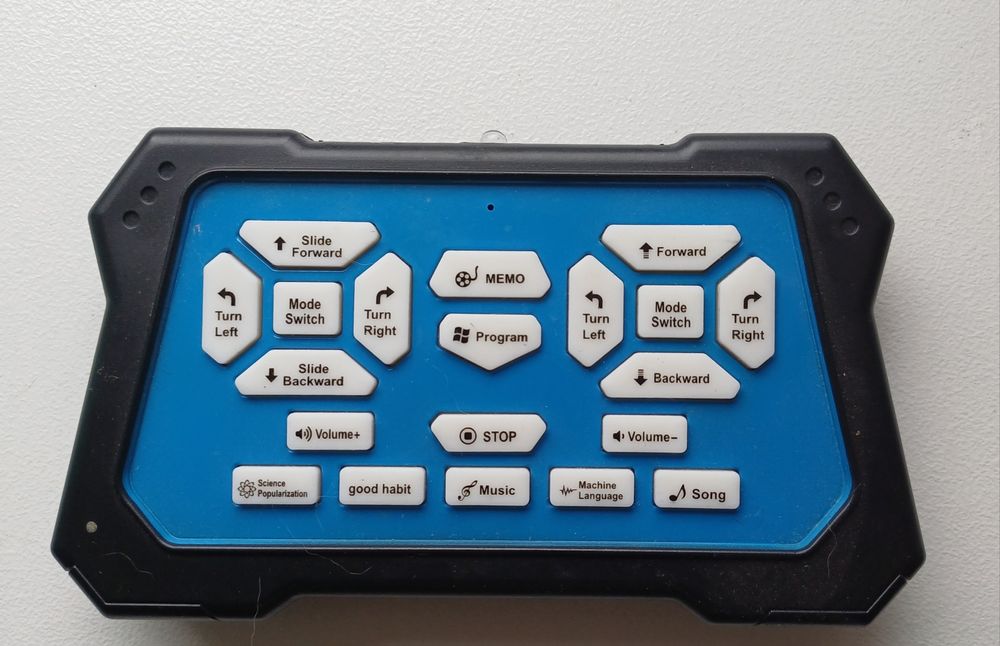 Игрушка  Робот  Интерактивный с пультом говорит и танцует