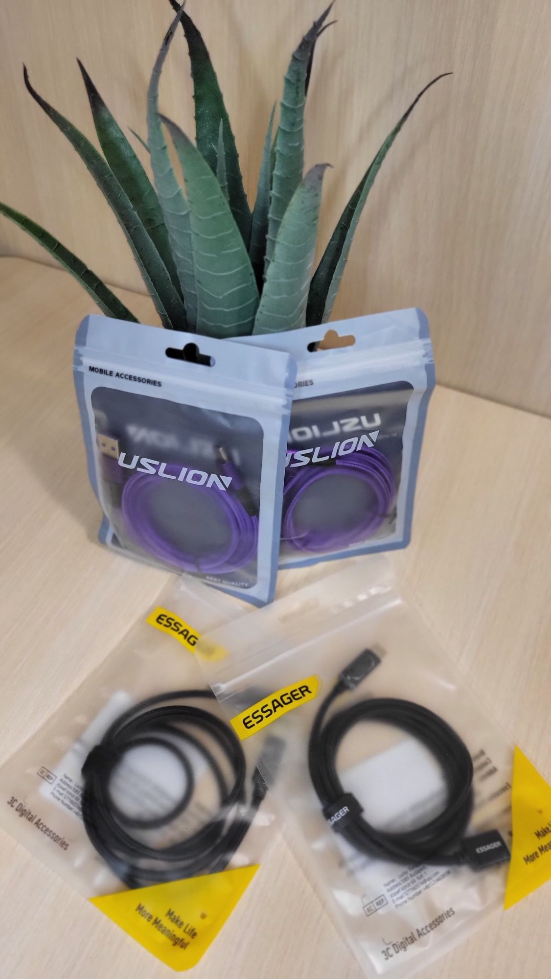 Продам USB Type- C кабелі .
Фіолетові -165
Чорні-  199 ( з контрольним