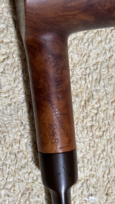 Lindos cachimbos com suporte em madeira