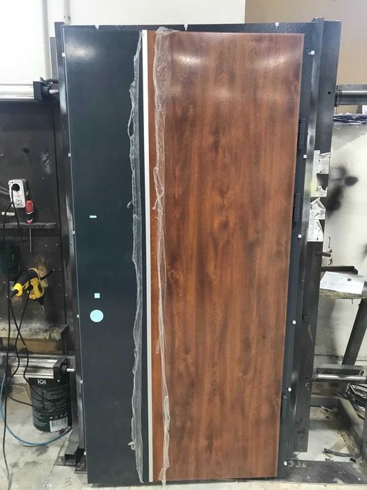 Двері металеві, протипожежні в підвал і в квартиру.Решітки.Виготовленн