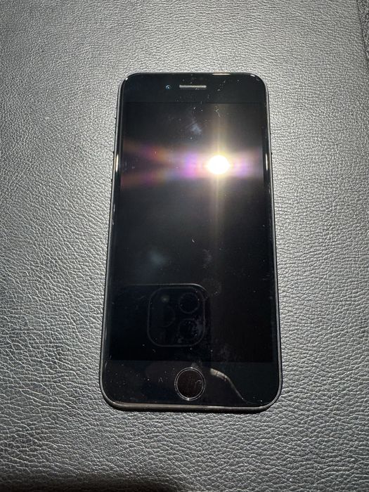 IPhone 8 128GB та iphone SE2020 64Gb Neverlock Space Gray