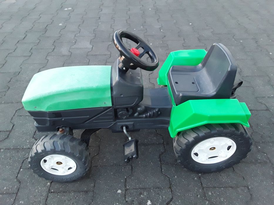 Traktor dziecięcy na pedały