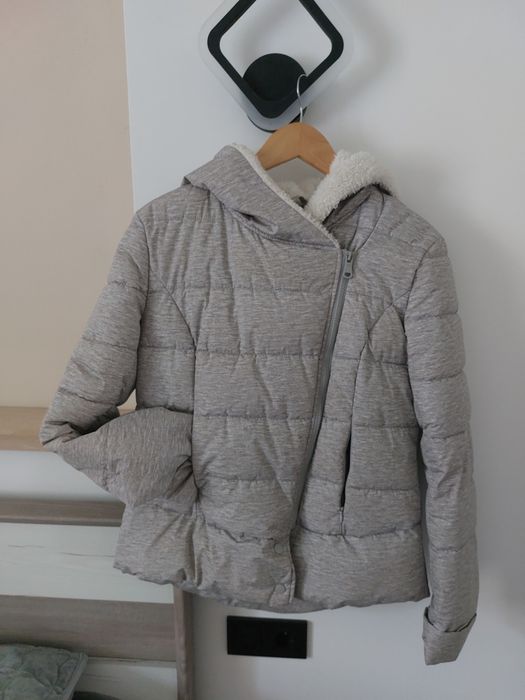 Зимова жіноча куртка