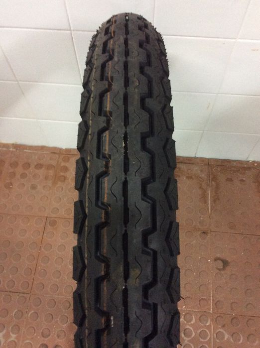 1 Pneu DUNLOP 3.60 H 19 (NOVO)