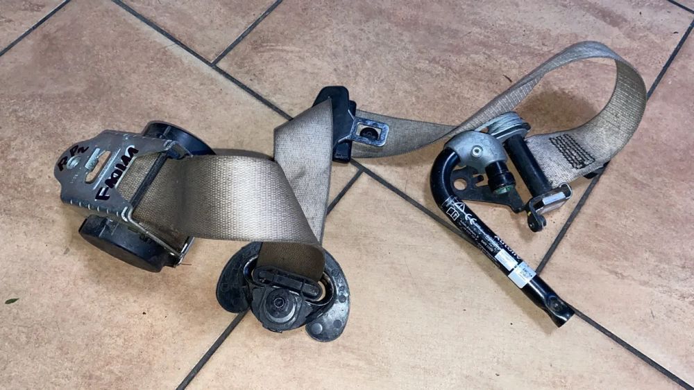 PAS BEZPIECZEŃSTWA PRAWY PRZÓD BMW F10 F11 9164510