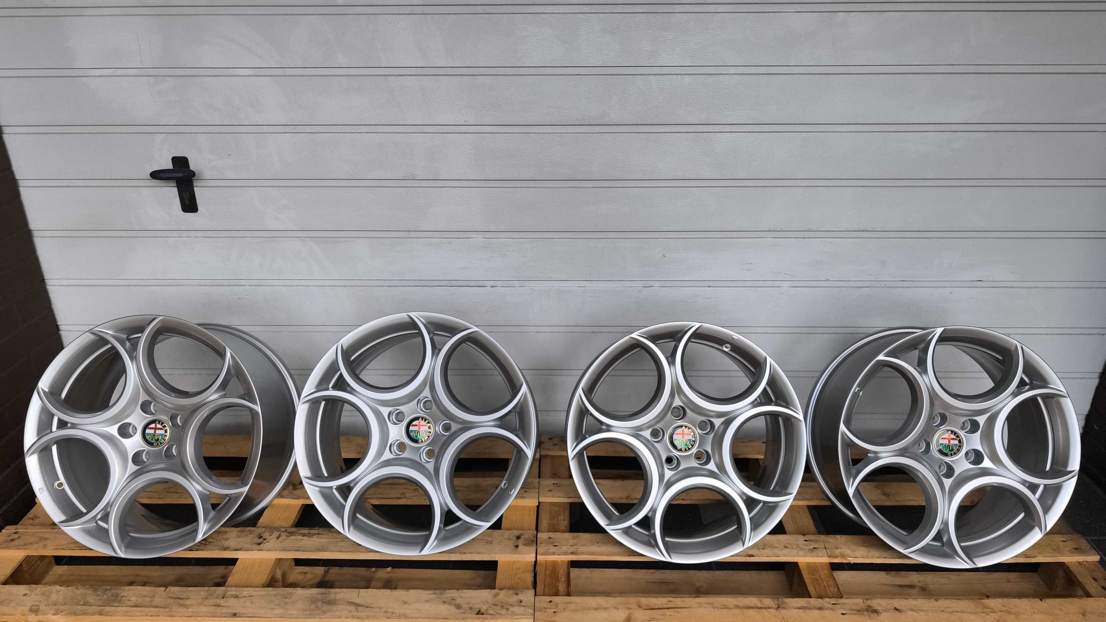 Felgi aluminiowe Alfa Romeo Giulia 18" 5x110 8J 9J Nowe (B602)