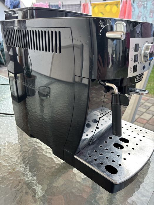 Ekspres do kawy Delonghi magnifica S