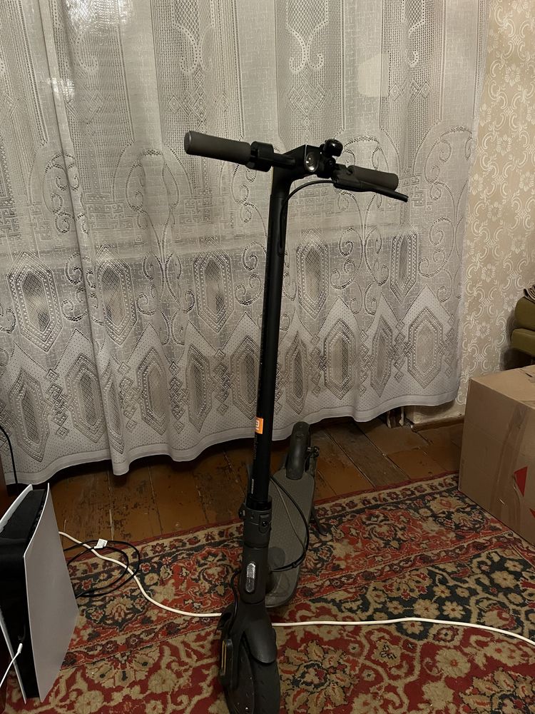 Продам електро самокат xiaomi