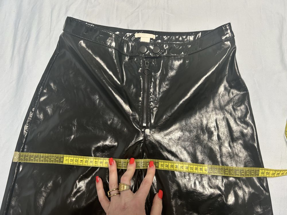 Spodnie lateksowe skórzane H&M lateks skóra 40