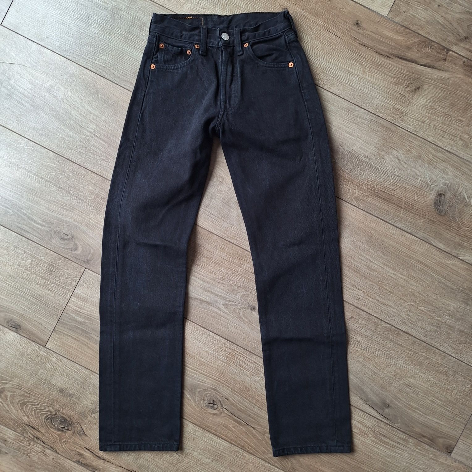 Czarne jeansy Levis W25L30