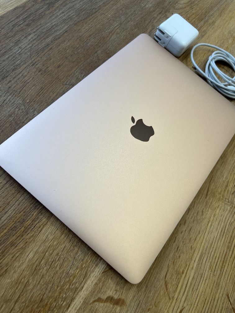 Macbook air 13 M1 2020 8/256 , 96% акумулятор