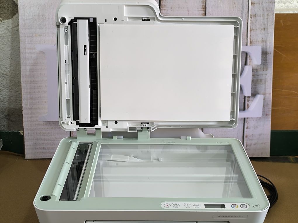 Impressora multifunções HP DeskJet Plus 4122e.