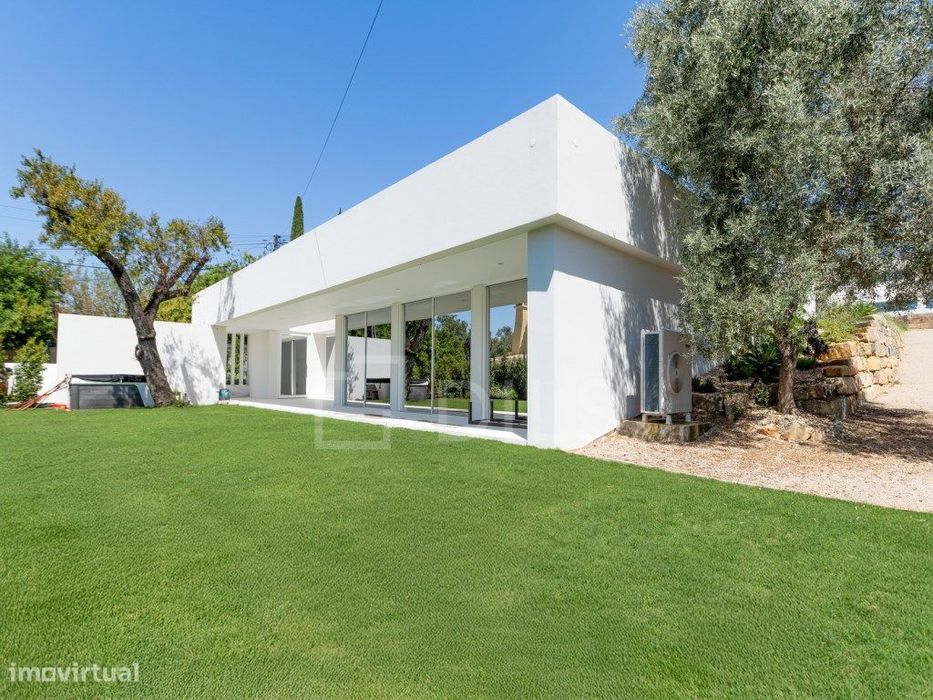 Moradia T3 nova, no Sítio dos Quartos, Loulé
