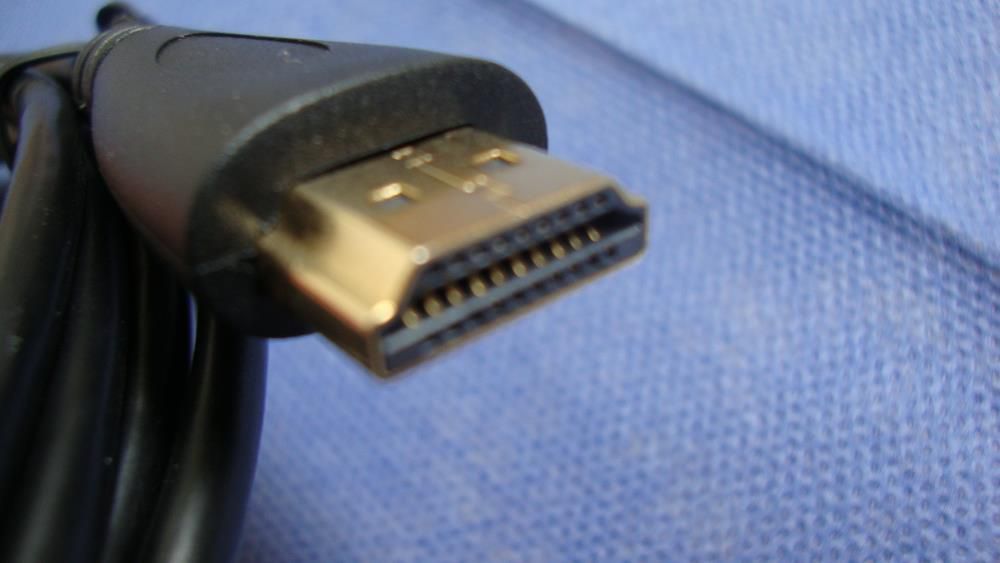 Cabo de 2m com ficha HDMI normais em cada ponta