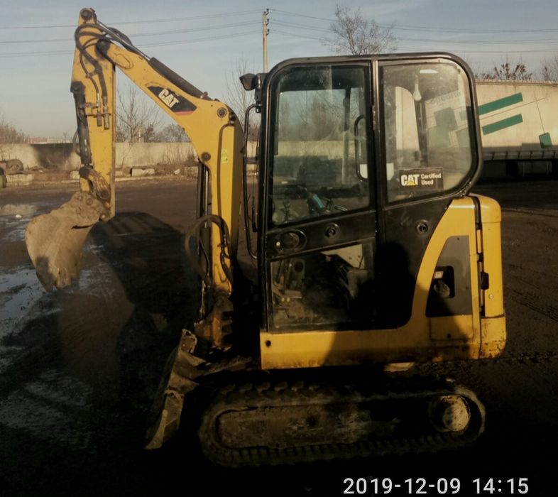 Продам міні-екскаватор CAT 301.8